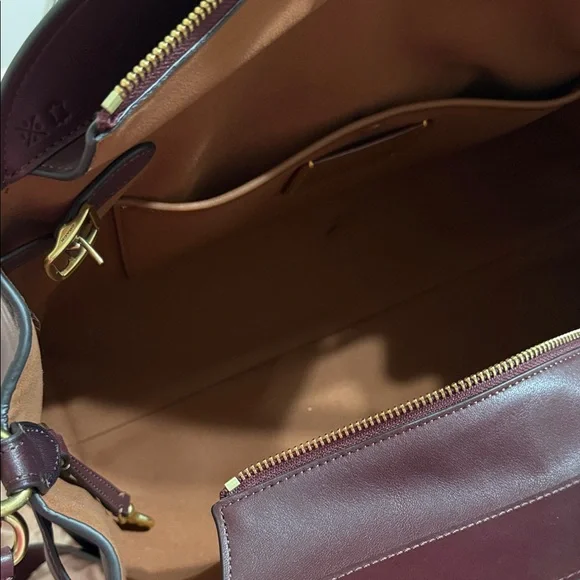 Coach Empire 40 in Merlot - Picture 8 of 16